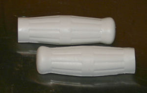 Vintage Style Football Grips for the Triumph Bonneville, T100, America, Speedmaster, Rocket III and Thruxton with 1 Bars